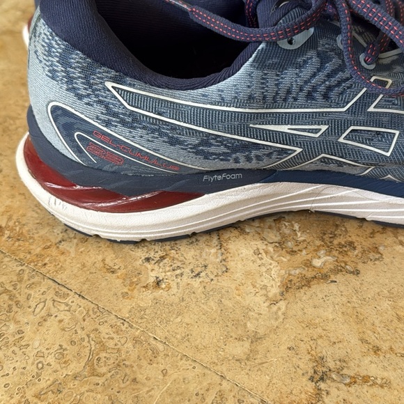 ASICS size 10 - Picture 2 of 3